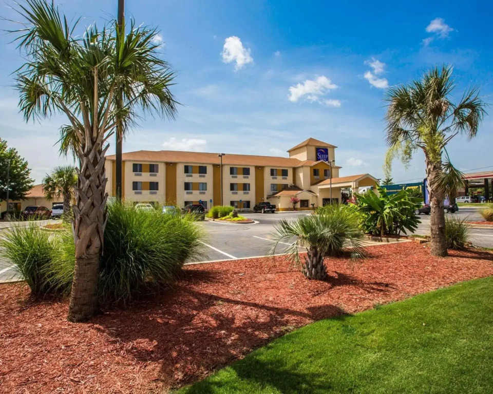 Days Inn by Wyndham McDonough