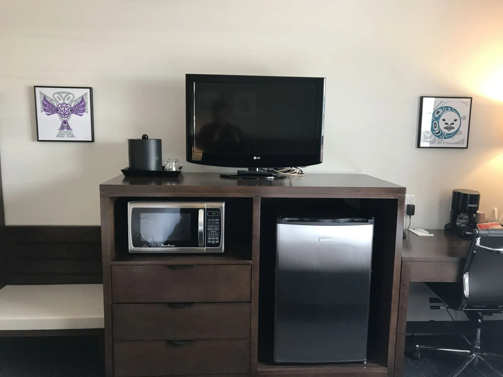 Edgewater Hotel