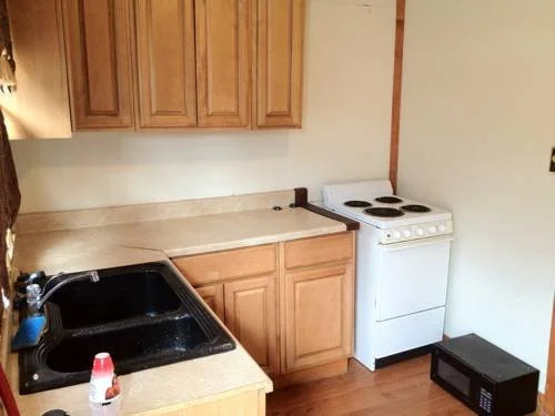 Crest Inn Suites & Cottages