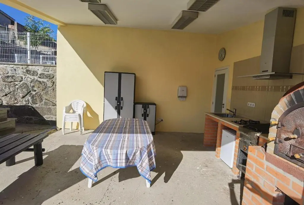 Fernandes House