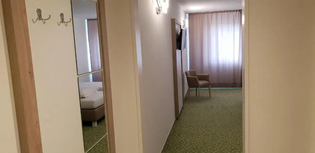 Confour Hotel