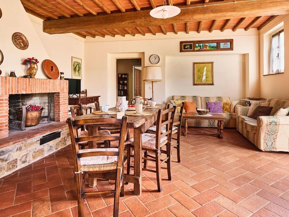 Farmhouse in Chianti With Pool and Garden