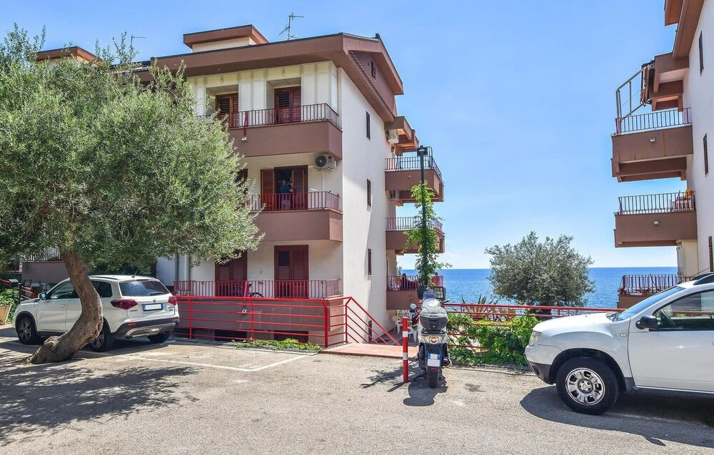 Stunning Apartment in Letojanni With Wifi and 2 Bedrooms