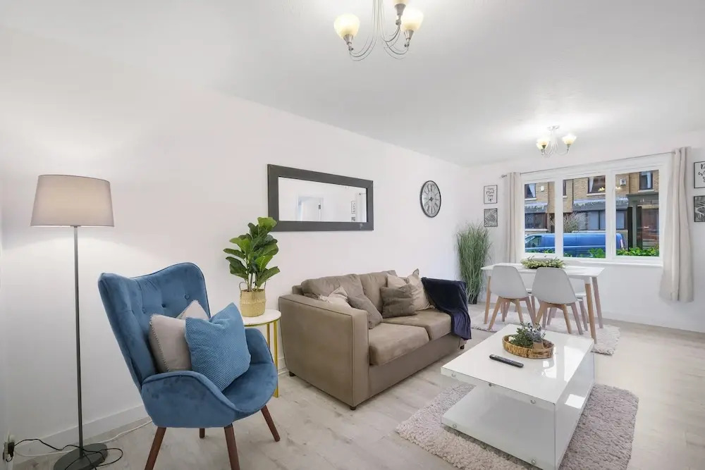 Charming 2 Bed 1Bath Apt -Transom Square