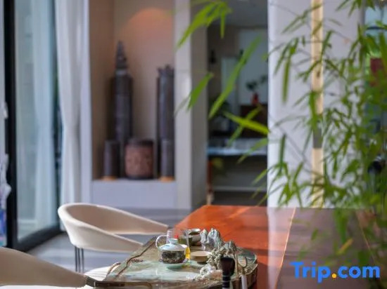 Lanyue Li Sky City Natural Mineral Hot Spring Resort 360° View Villa