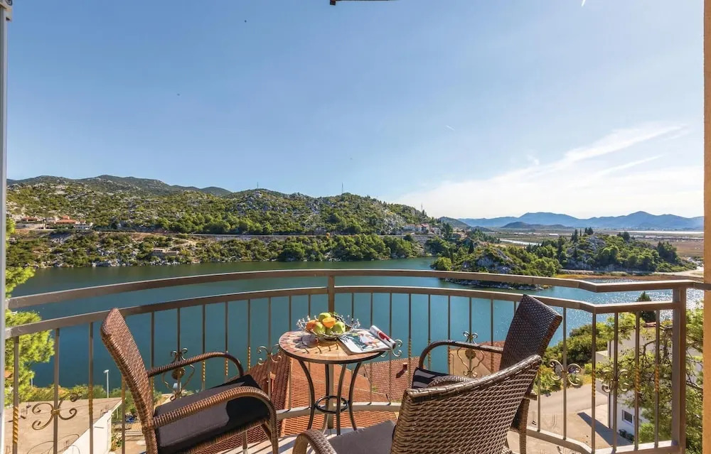 Stunning Home in Birine With Wifi and 3 Bedrooms