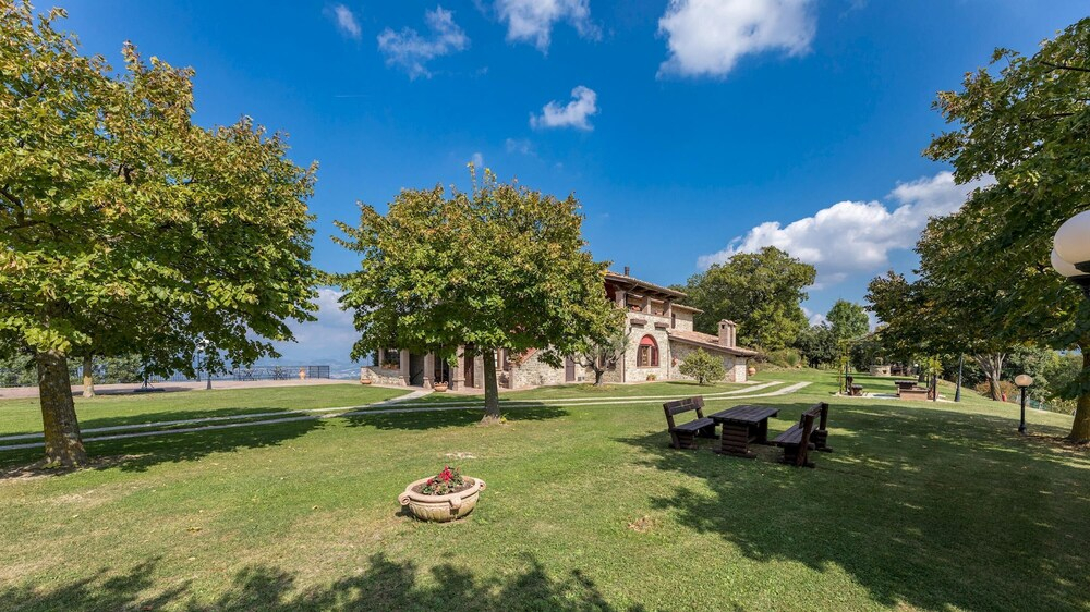 TENUTA MONTIEPOLI 12&3, Emma Villas