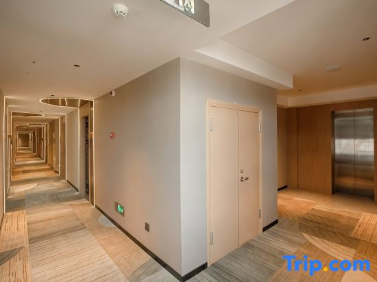 IU Hotel（4.0Ashishiquan Ancient Street Sakura Midfield Store)
