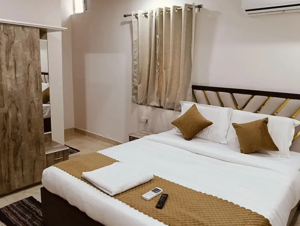 Vaaraahi Hotels