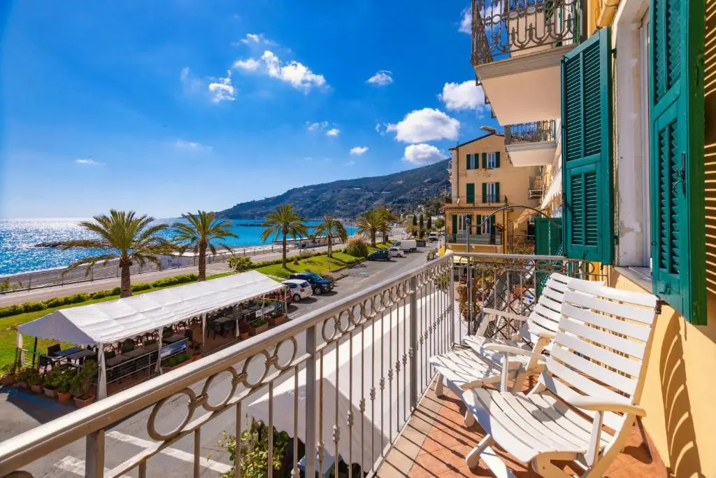 Appartamento Fronte Mare a Ospedaletti by Wonderful Italy