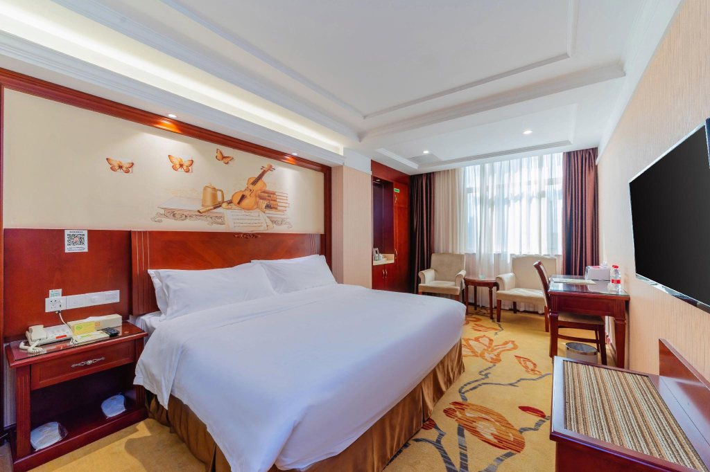 Vienna Hotel (Huizhou Zhonghai Waterfront City Branch