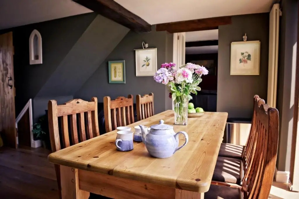Crossroads Farm - Queen Annes Stable