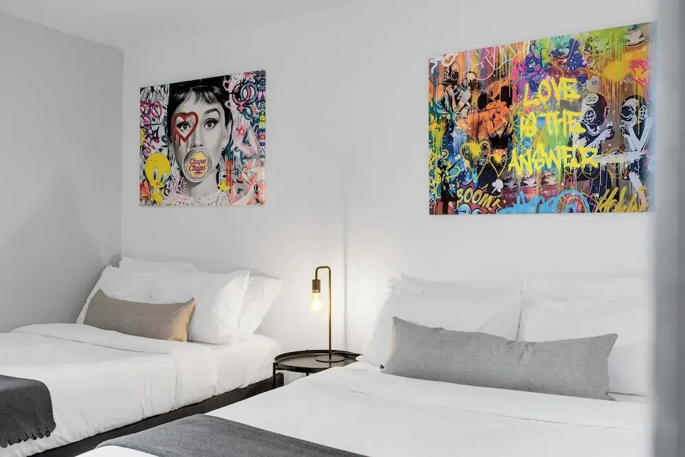 LiV MTL Soho Spacious Rooftop Suites for Groups Near Downtown Montreal