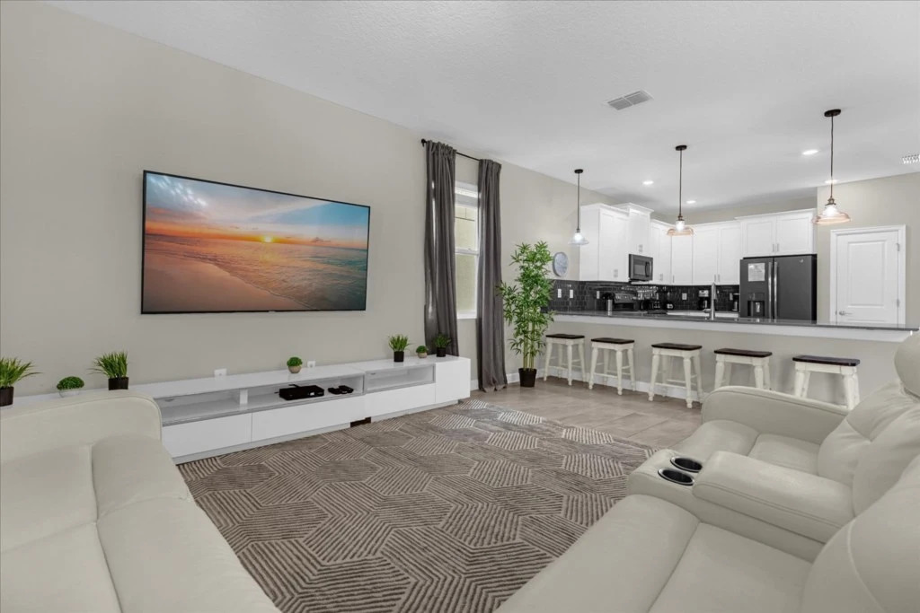 9 Bd 5 Ba Storey Lake 2877 Sc