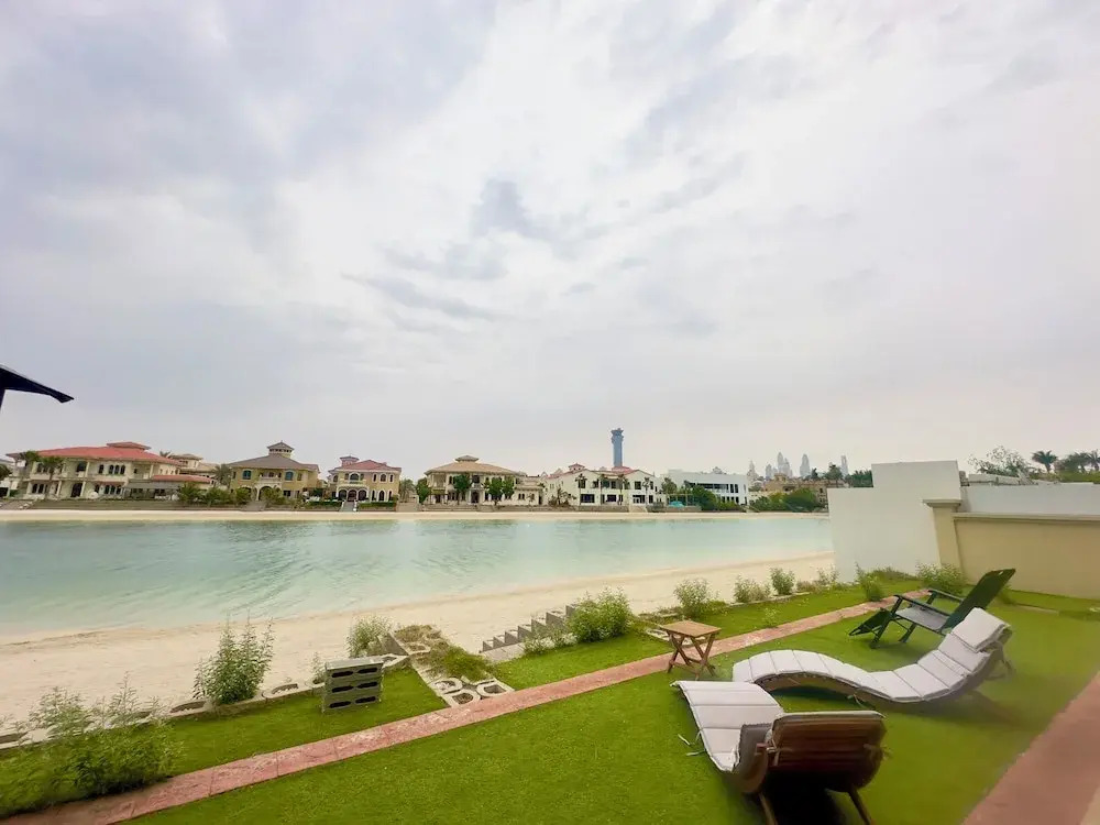 Private Palm Villa - Mint Stay
