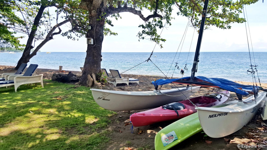 Mikes Dauin Dive Resort
