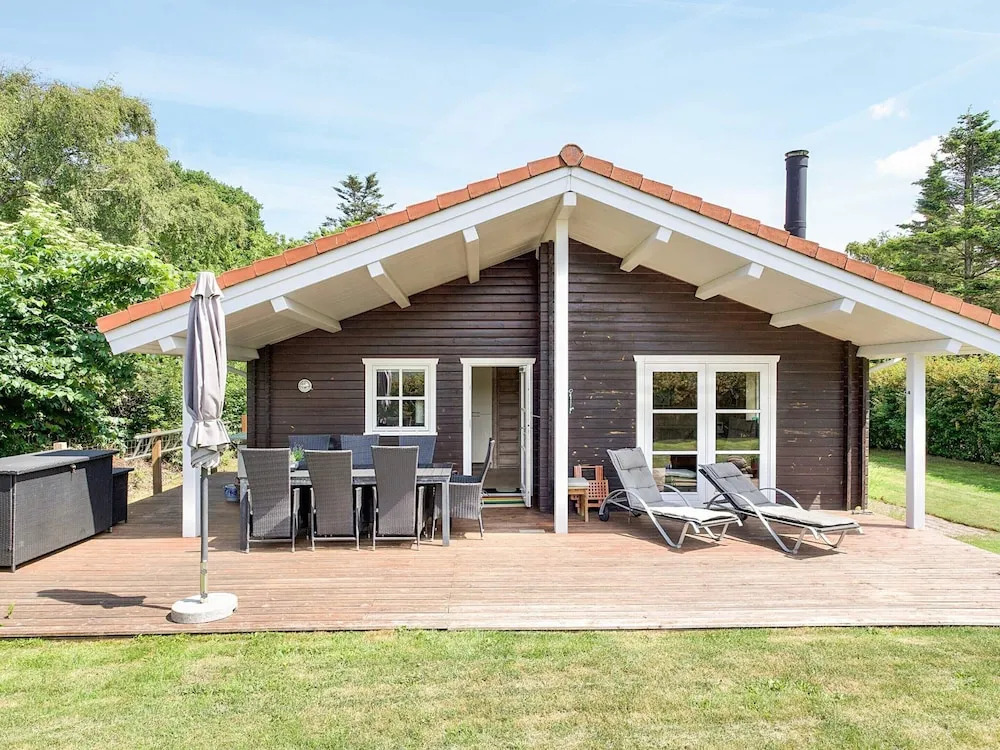 Stylish Holiday Home in Føllenslev near Sea