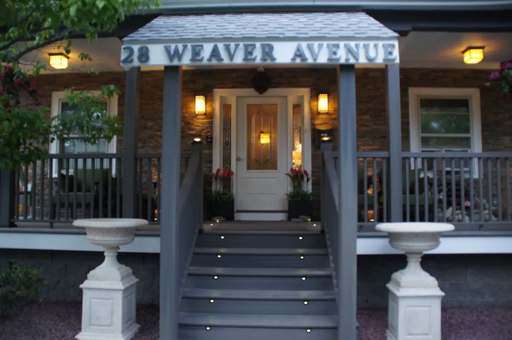 Admiral Weaver Inn