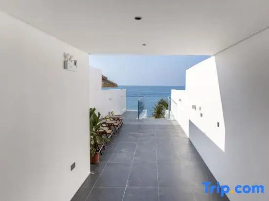 YI HAI Seaview Hotel