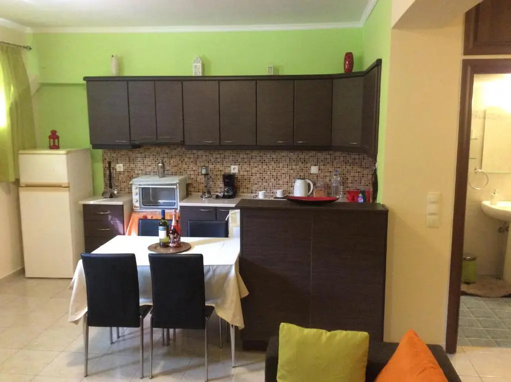 Modern Basement Apartment Gio Ii