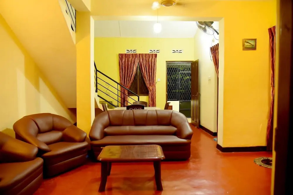 Naaval Beach Villa & Rooms