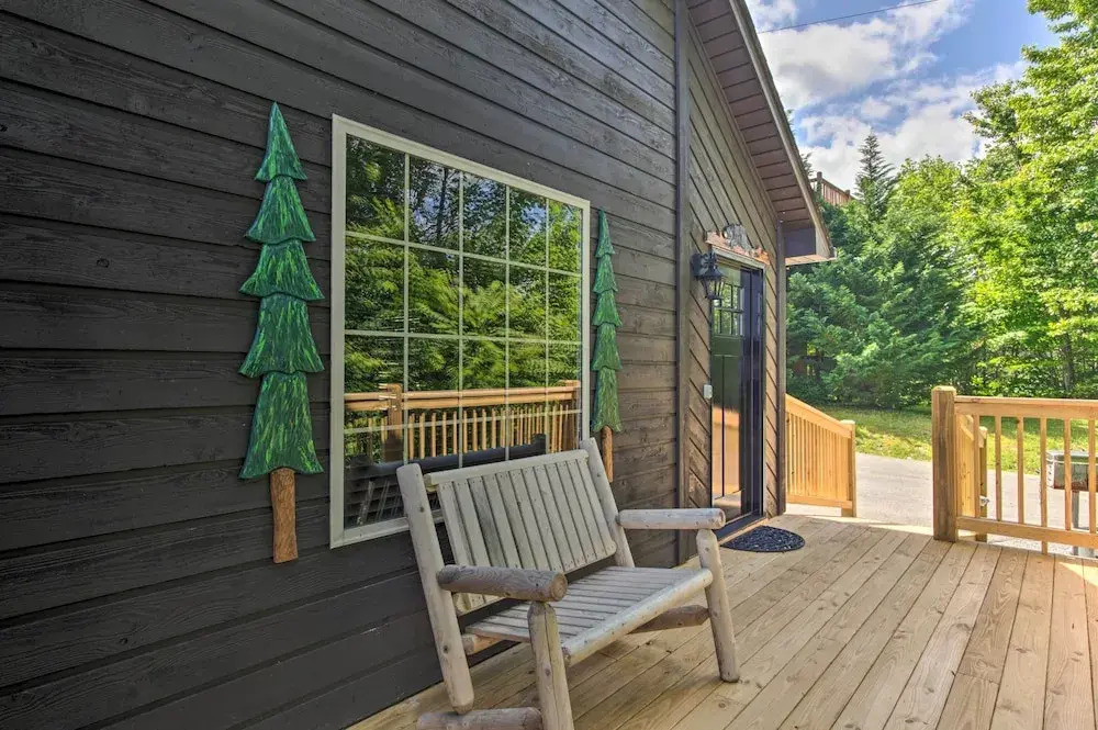 Sevierville Overlook Cabin: 9 Miles to Gatlinburg!
