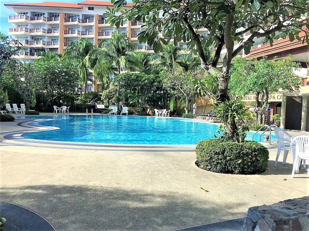 Royal Hill Resort Pattaya Corner Condo With sea & Pool Views