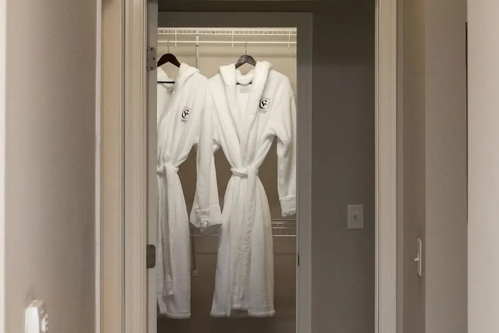 Ground Floor 2BR w Lux Amenities At Albany Glen