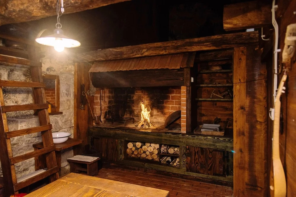 Stunning Home In Debelo Brdo I With Wifi