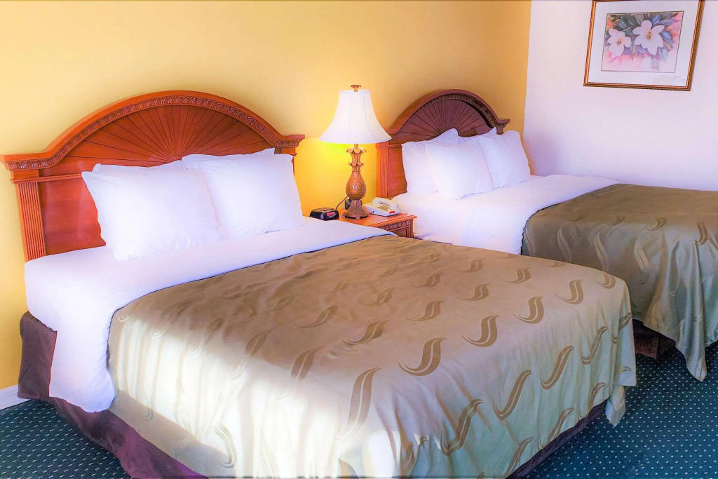 Quality Inn near Manatee Springs State Park
