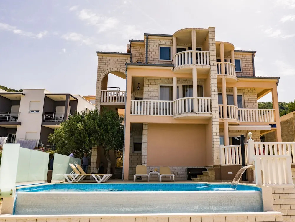 Apartments Jela