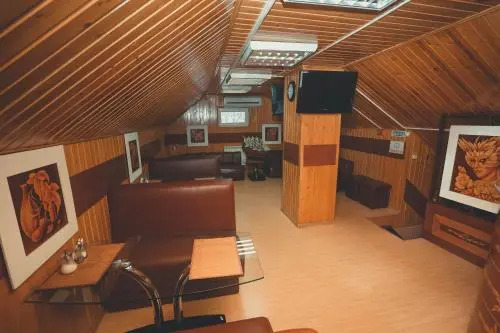 42 Km Hotel