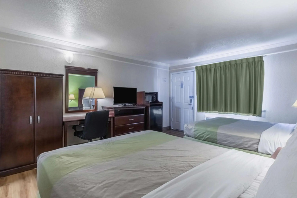 Motel 6-Kingsburg, CA