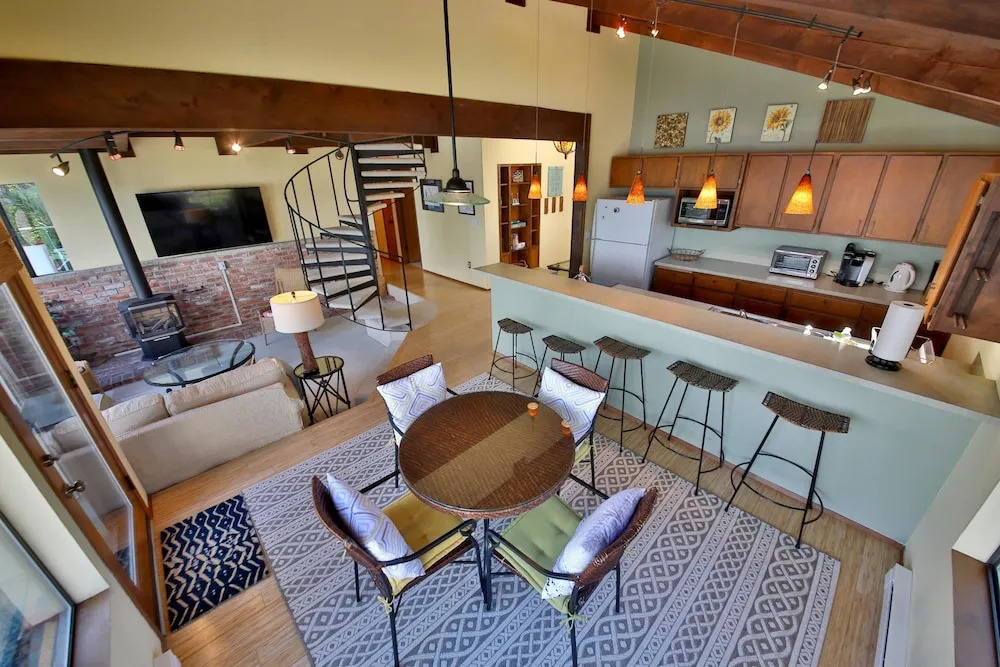 Days and Waves Beachhouse