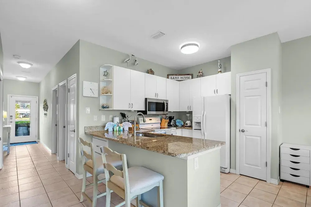 Romar Lakes 104B