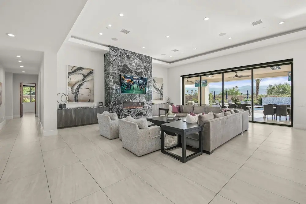 Palm Villa- Luxury 7 Bed, Pickleball, Volleyball, Golf