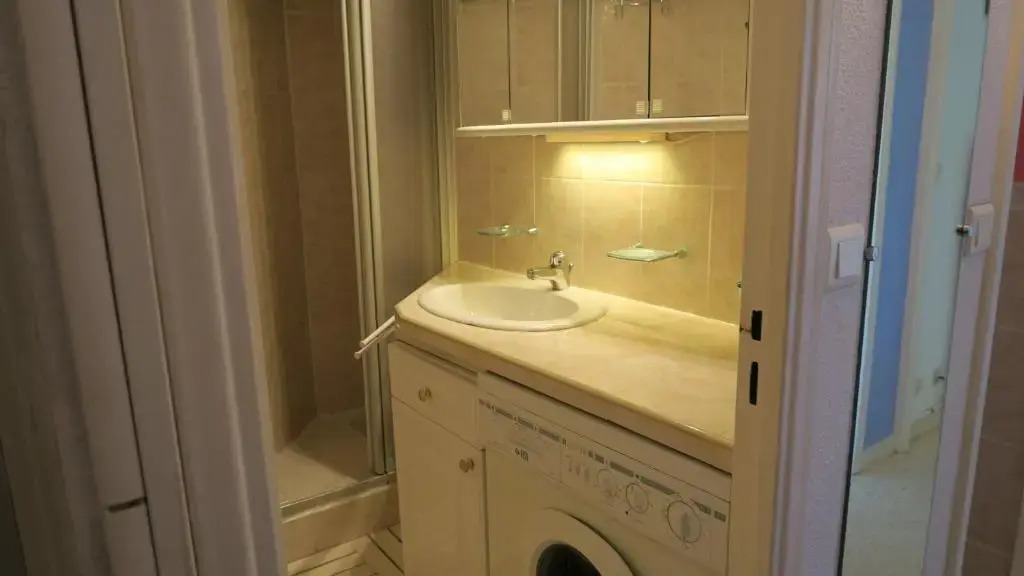 Appartement familial 6 couchages proche centre et plages