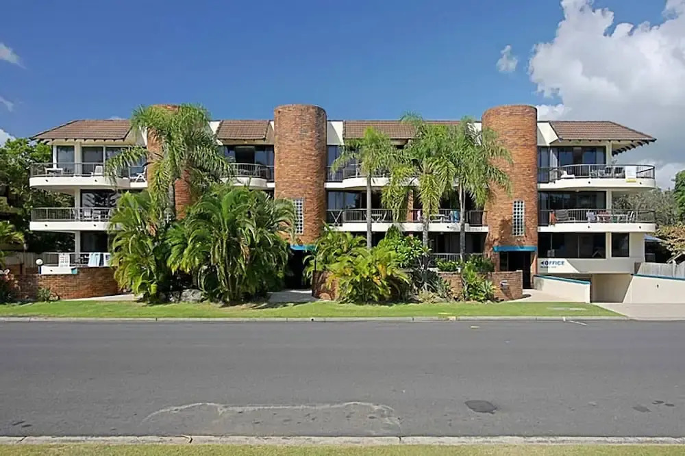 Pacific Blue - beachfront 2 BR apartment with pool