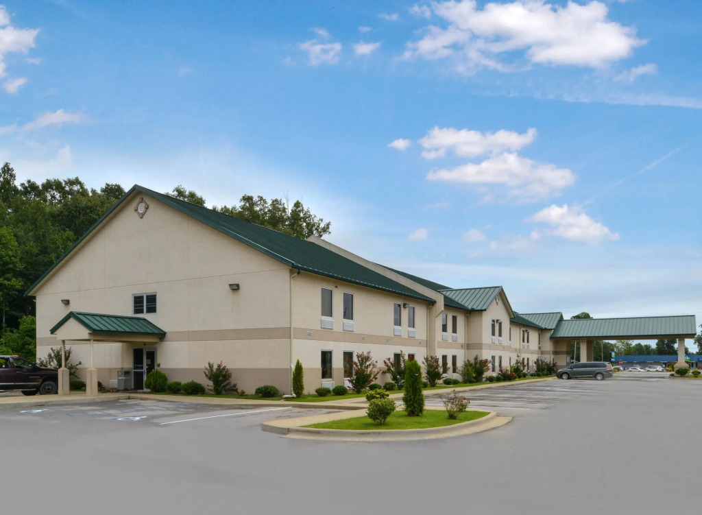 Star City Inn & Suites