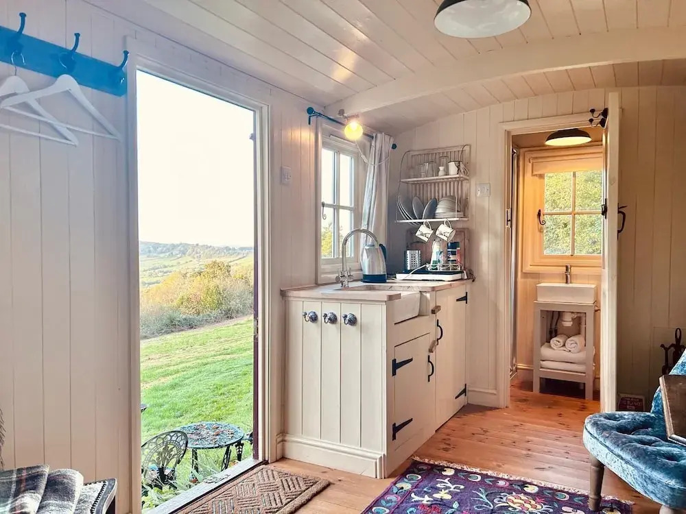 Cozy Cabin Retreat Near Chepstow