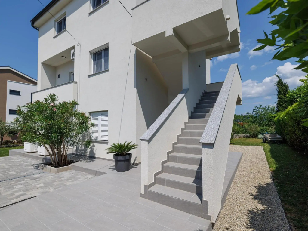 Spacious home with private terrace,200 m distant from the sea