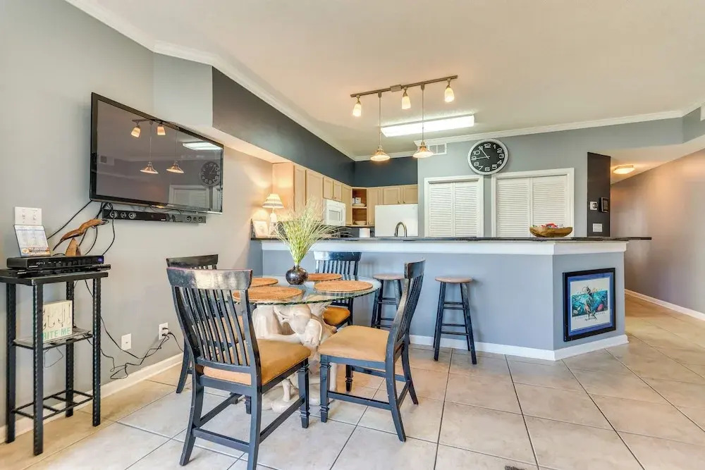 Destin Ground-level Condo w/ Private Beach Access
