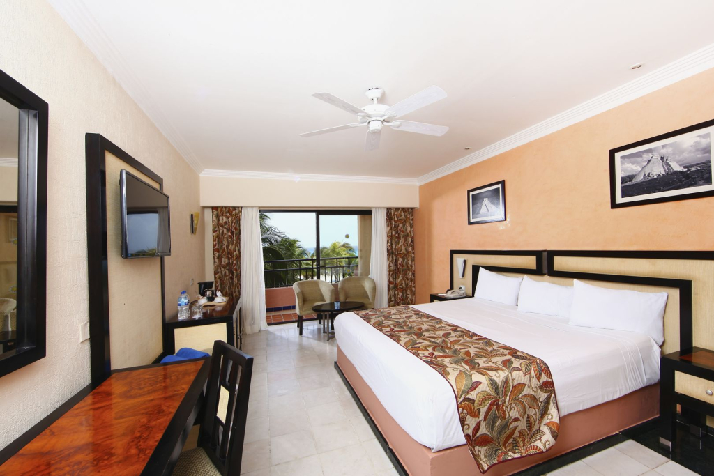 Отель Sandos Playacar All Inclusive