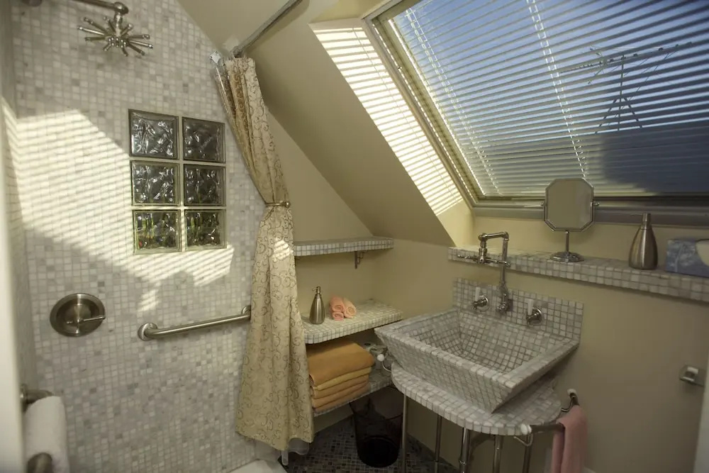 Rays Bucktown Bed and Breakfast