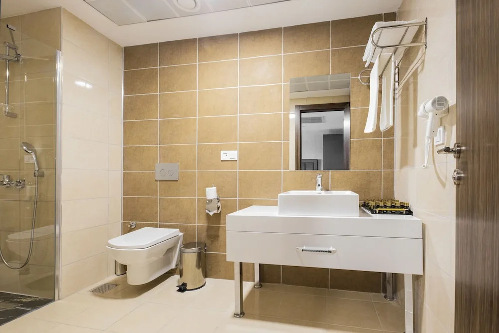 Qayser Deluxe Hotel