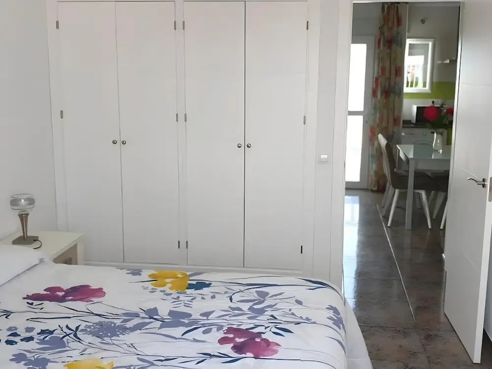 Apartamento con terraza cerca a la playa