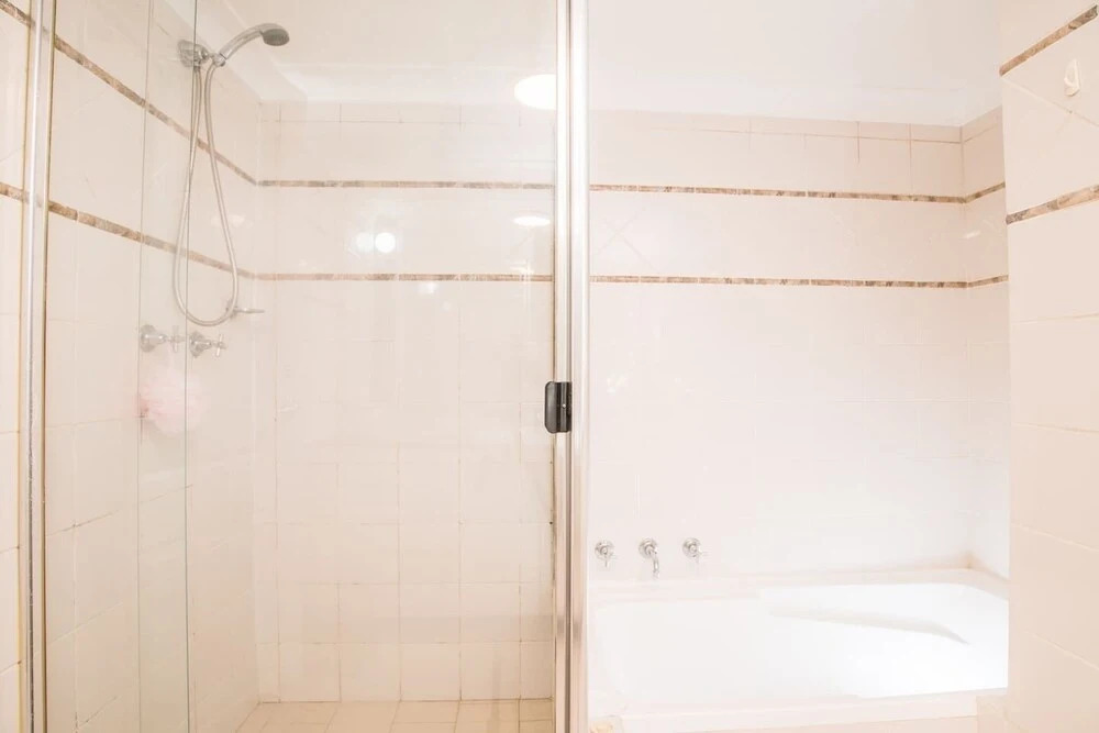 Rustic Hardwood 2 Bedroom Apartment in Randwick