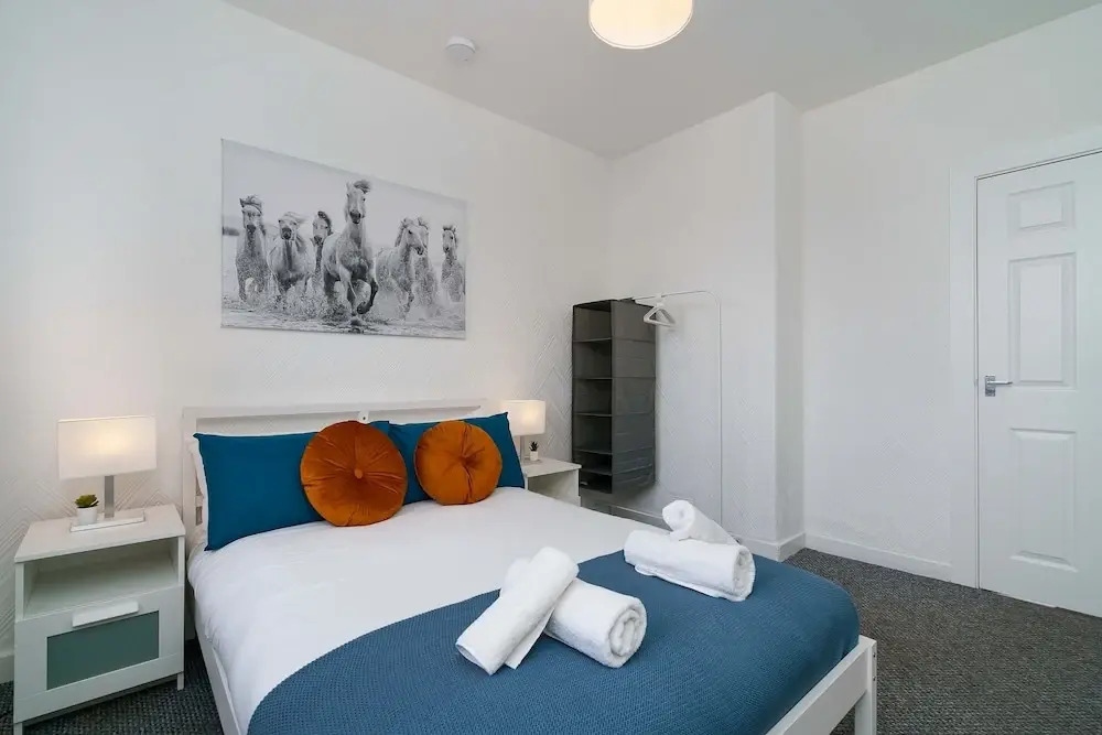 Free Parking - 2 Bedroom Flat