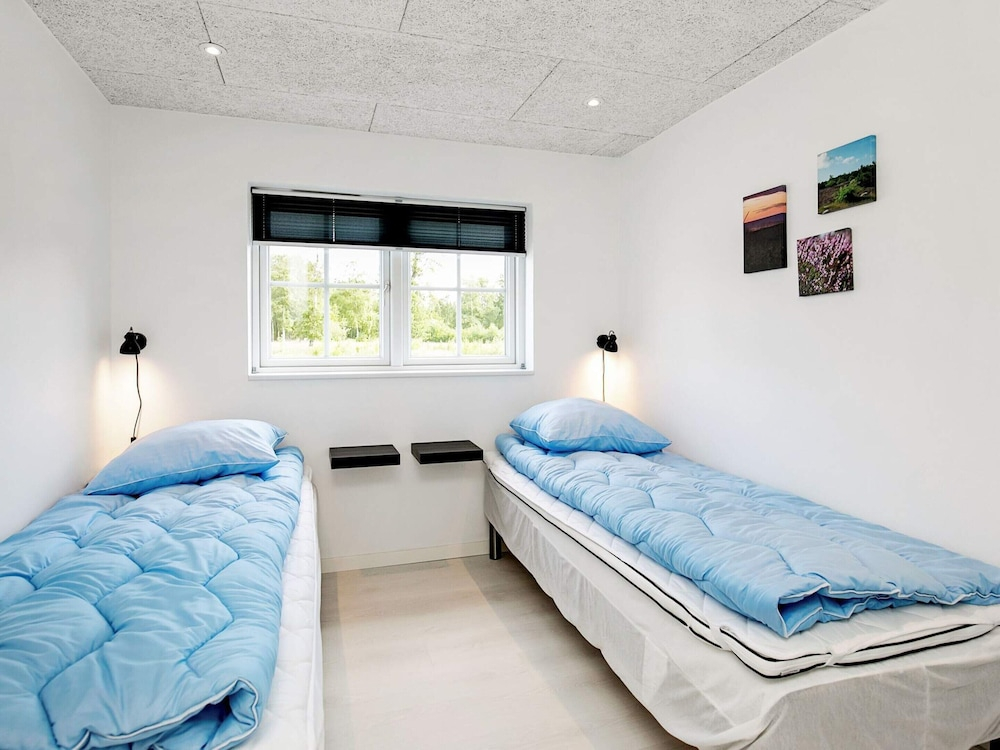 8 person holiday home in Læsø