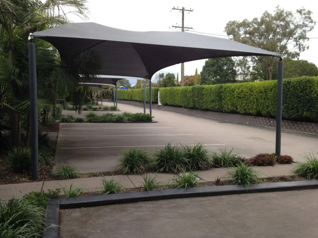 Francis Phillip Motor Inn and The Lodge